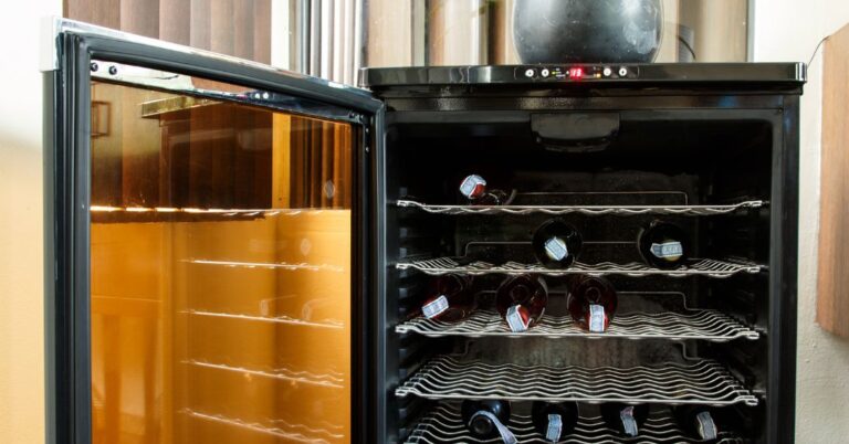 Conserto de Adega Climatizada em Americana | Assistência Perto de Mim Ruídos altos ou vibração excessiva